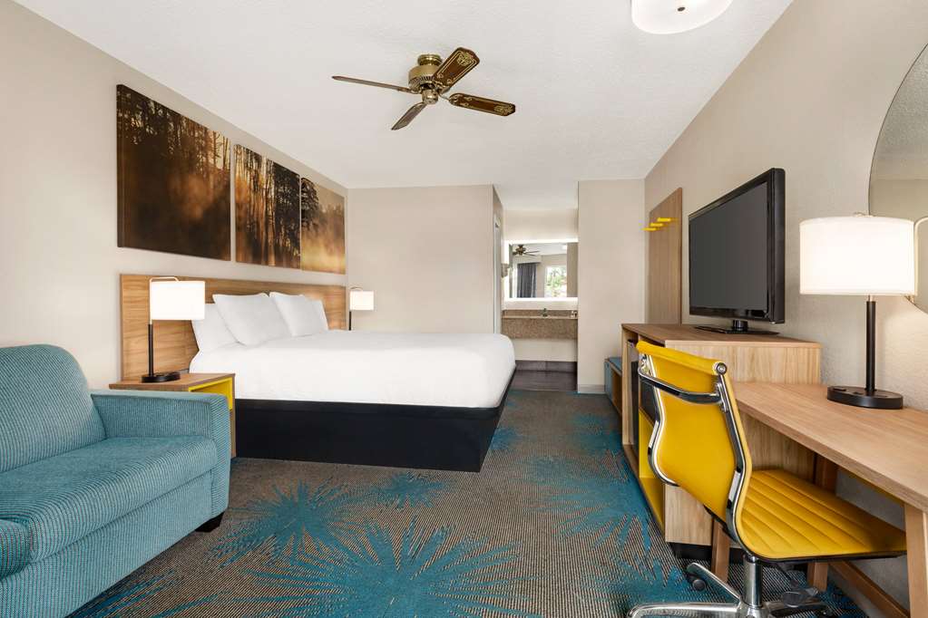 Days Inn by Wyndham Demopolis - photo 13