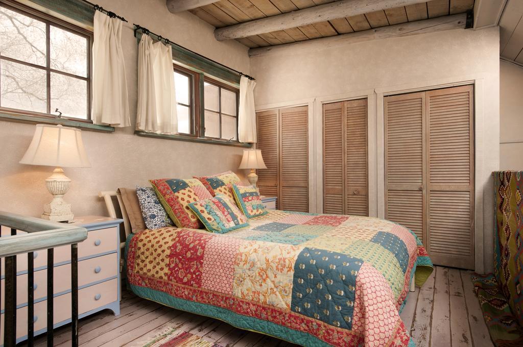 Inger Jirby's Guest Houses - photo 3