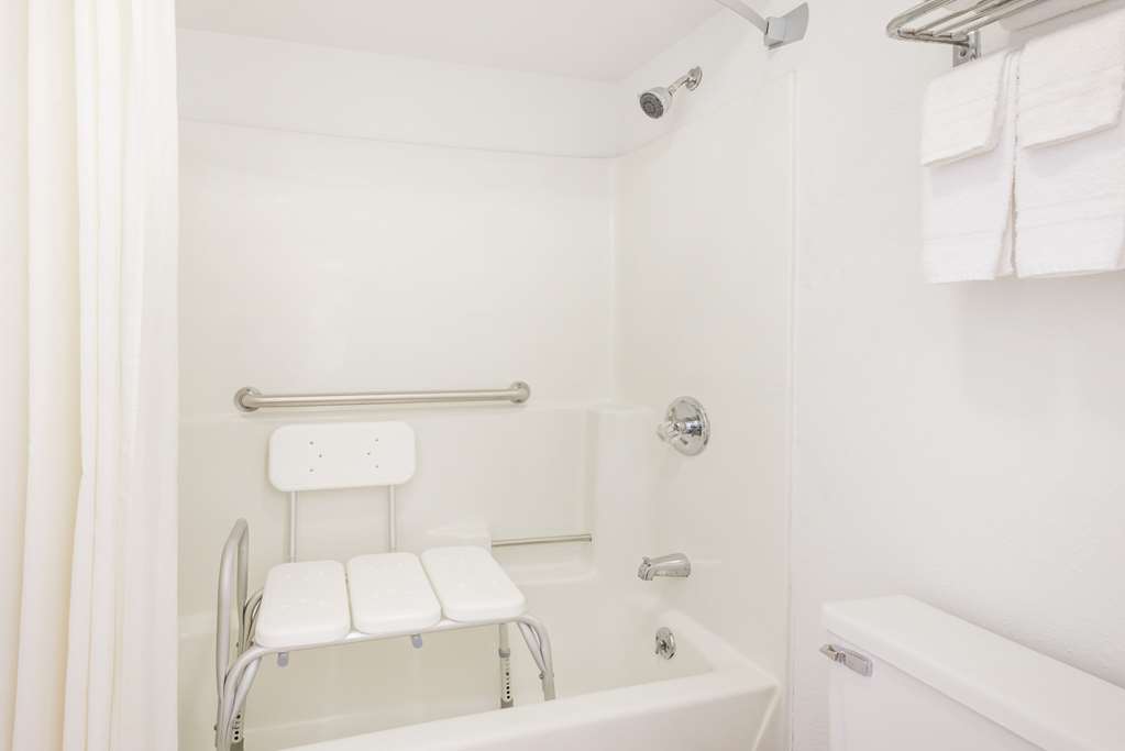 Super 8 by Wyndham Newcomerstown - photo 13