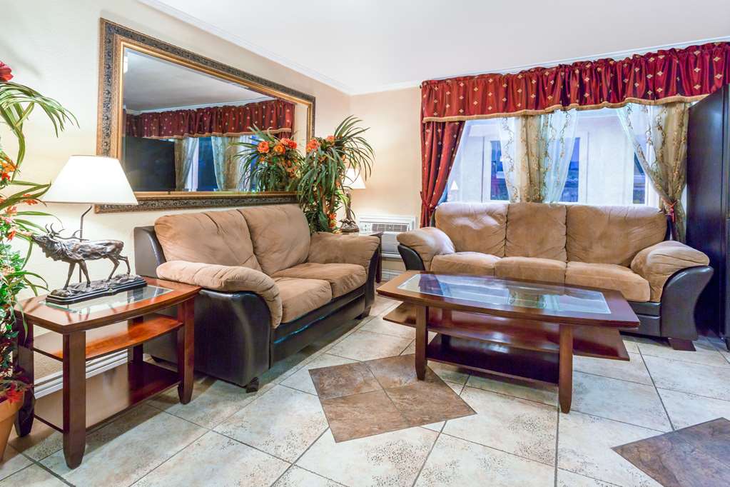 Super 8 by Wyndham Colorado Springs Chestnut Street - photo 2