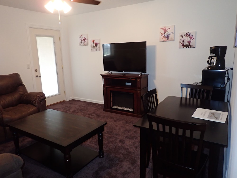 Pleasant Grove Inn - photo 20
