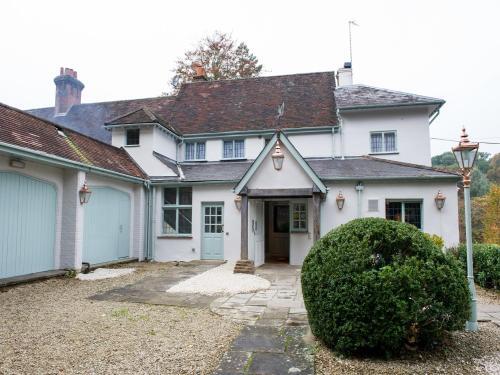 Innkeeper's Lodge Godalming — 4-Star Luxury Hotel in Godalming, United Kingdom