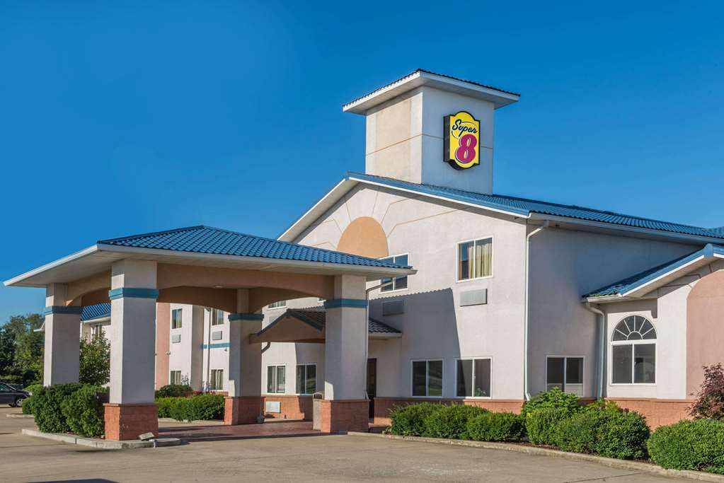 Super 8 by Wyndham Martinsville - featured photo