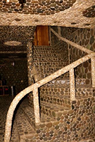 HOTEL Wine Cellar & Fitness Khoni City