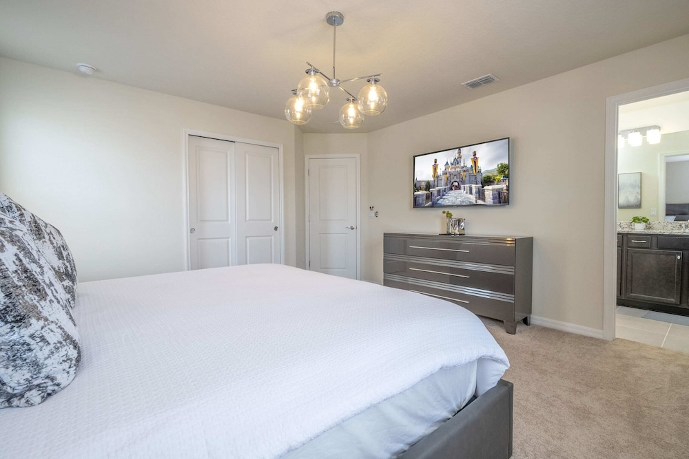 Gorgeous 6Bd W Pool Game Room At Windsor Island 4450 - photo 13