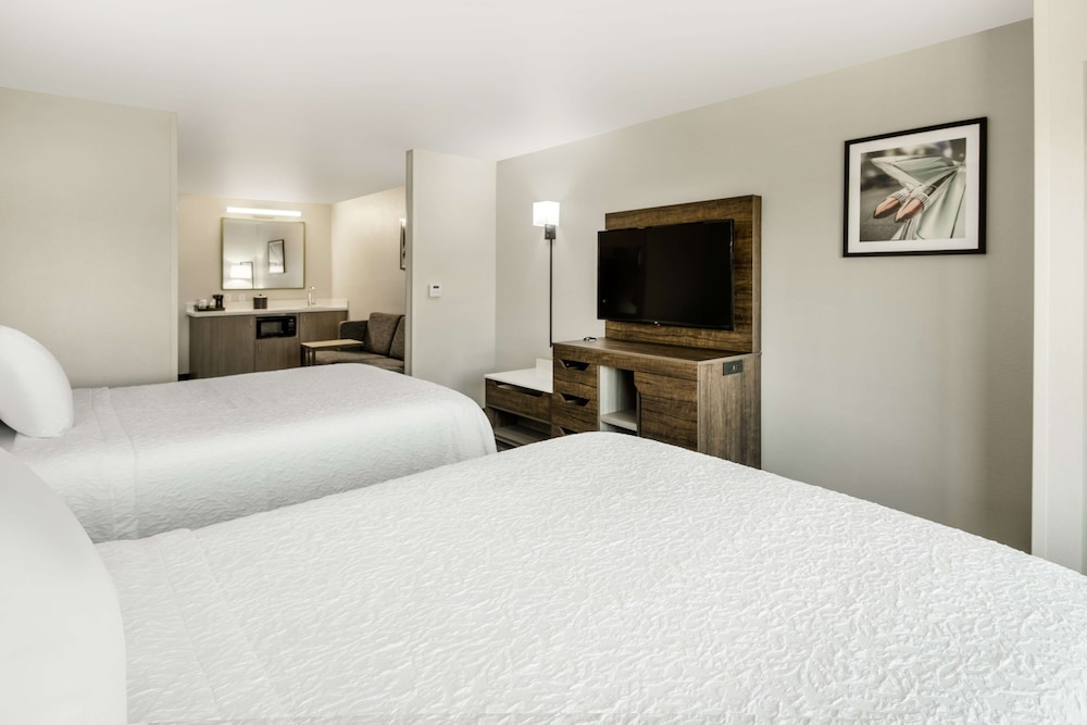 Hampton Inn & Suites Las Vegas Henderson - photo 15