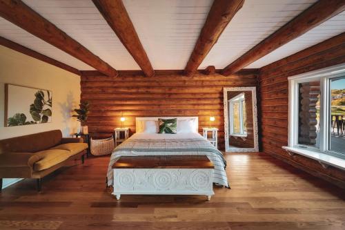 Red Hawk Ridge SD Mag Design Winner — Alpine — photo 5