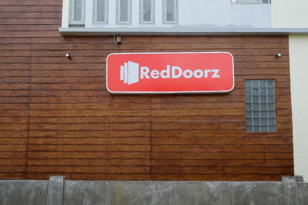 RedDoorz near Exit Tol Batang in Pekalongan, Indonesia