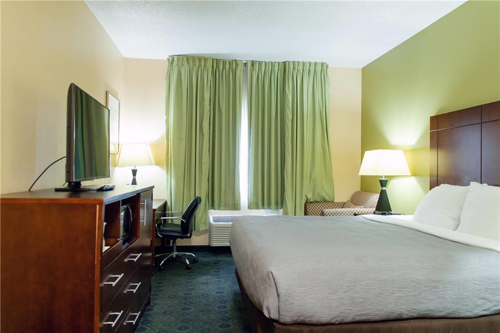 Quality Inn & Suites Bloomington I 55 and I 74 - photo 20