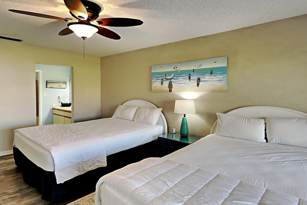 Edgewater Beach & Golf Resort II by Resort Collection - photo 10