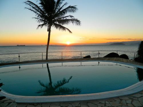 Sol lua Bangalo com uso exclusivo da piscina — 4-Star Luxury Hotel in Ilhabela, Brasil