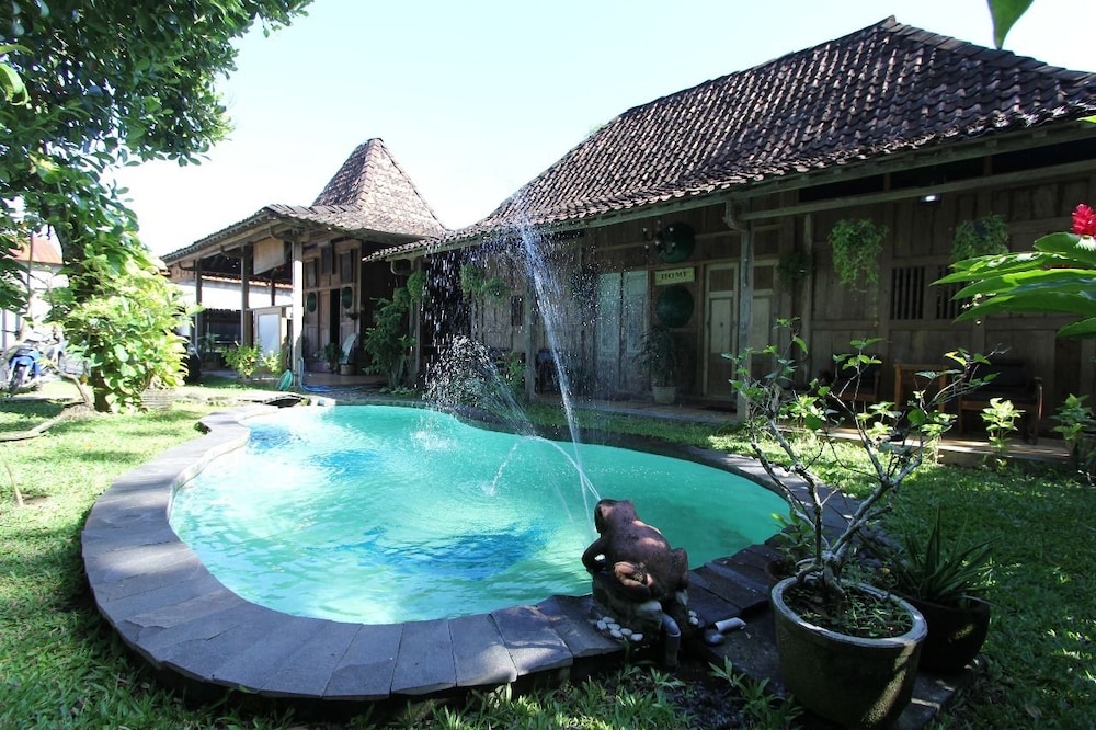 Omah Lila by The Grand Java - carbon neutral hotel in Sewon