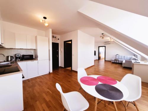 Bucharest Central F Apartment — 4-Star Luxury Hotel in Bucharest, Romania