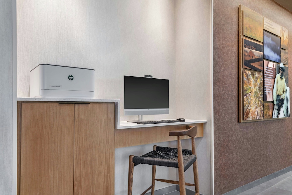 Fairfield by Marriott Inn & Suites Kansas City at The Legends - photo 22