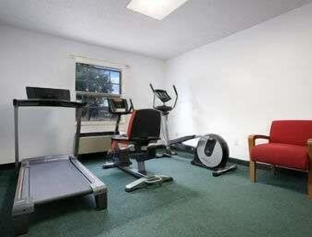 Travelodge By Wyndham Waukegan Gurnee - photo 7