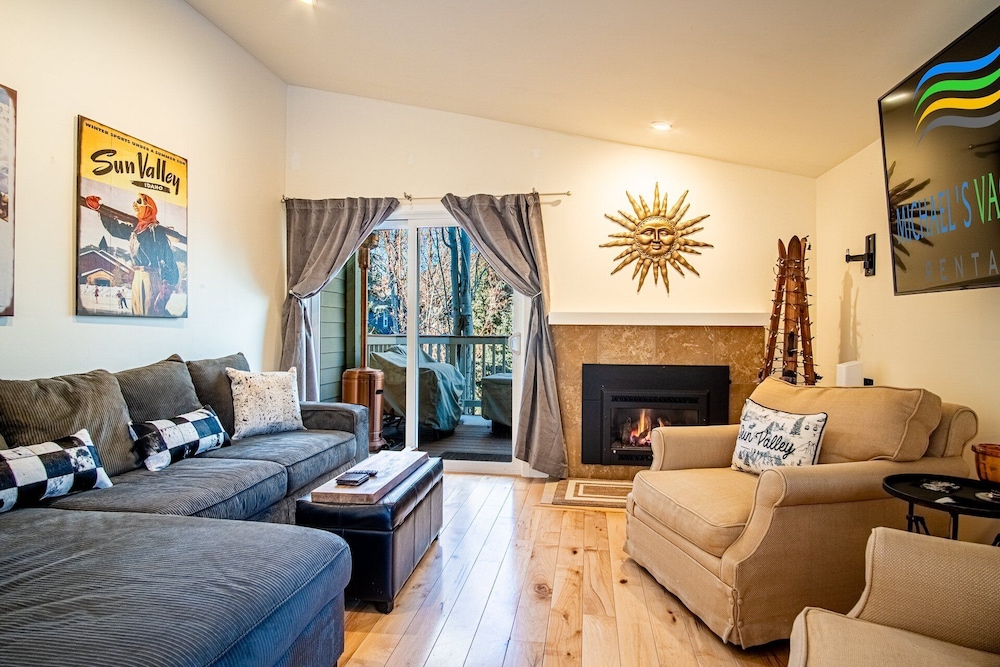 2BD Ranch Condo Walk to Free Elkhorn Resort Amenities — hotel near Friedman Memorial Airport