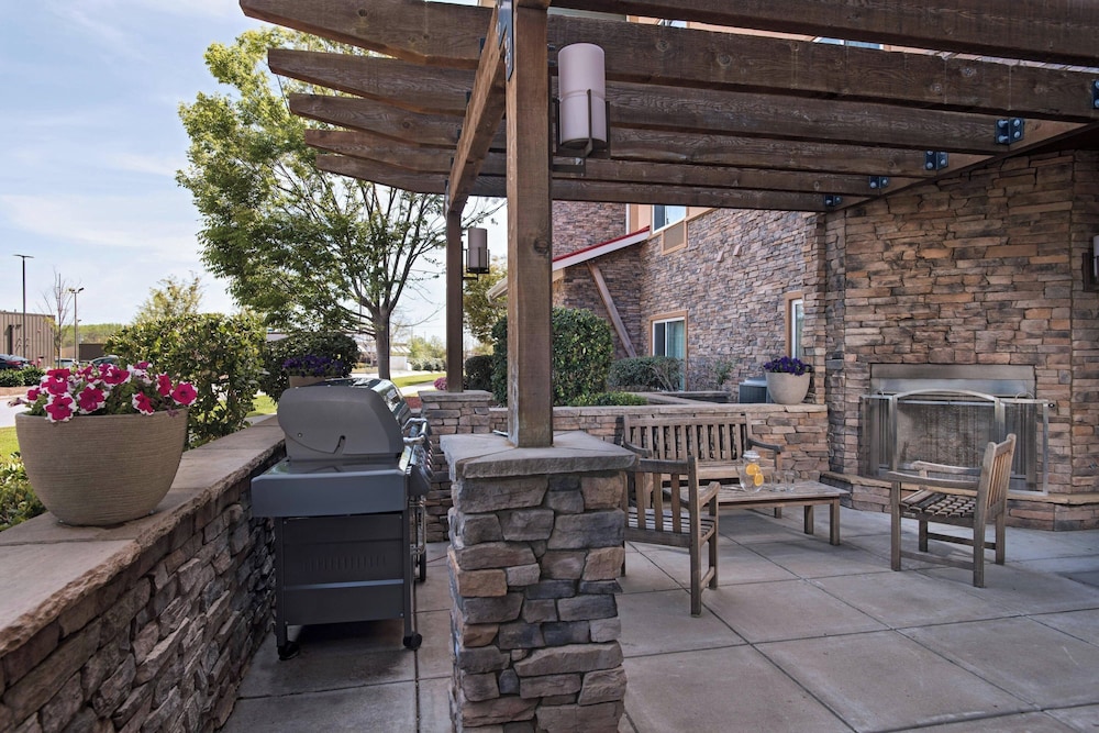 TownePlace Suites Fayetteville Cross Creek - photo 30