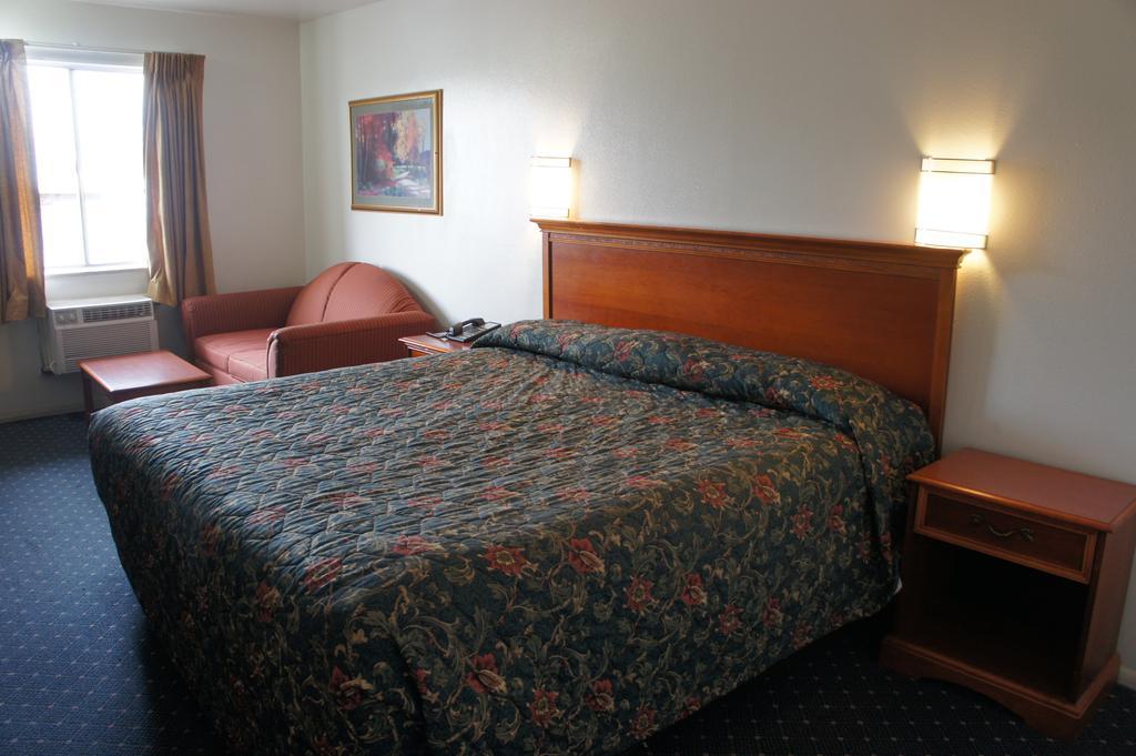 Best Interstate Inn - photo 6