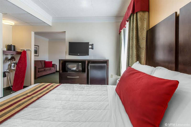 Black Bear Inn & Suites - photo 35