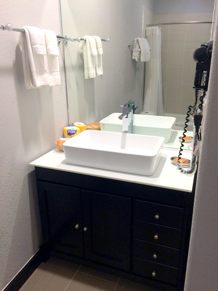 FairBridge Inn & Suites Merced Gateway to Yosemite - photo 5