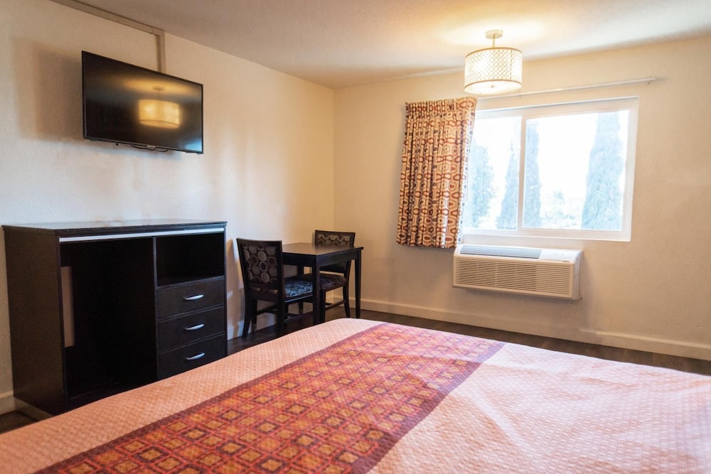 Maywood Inn - photo 21