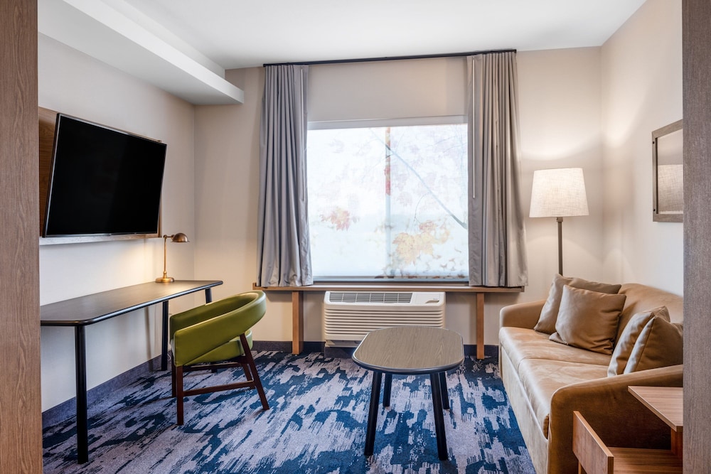 Fairfield Inn & Suites by Marriott Minneapolis North - photo 10