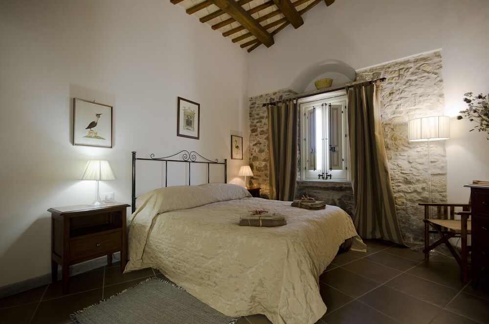 Erice Pietre Antiche Classic Suites — 4-Star Luxury Hotel in Erice, Italy
