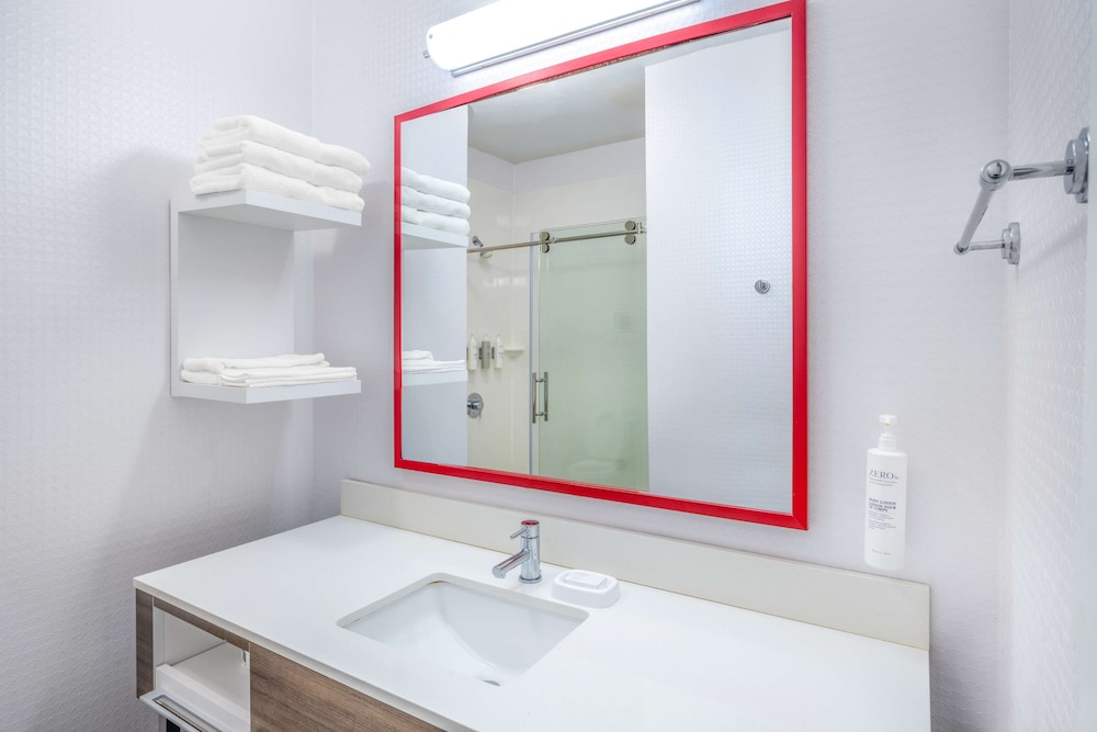 Hampton Inn Sanford - photo 27