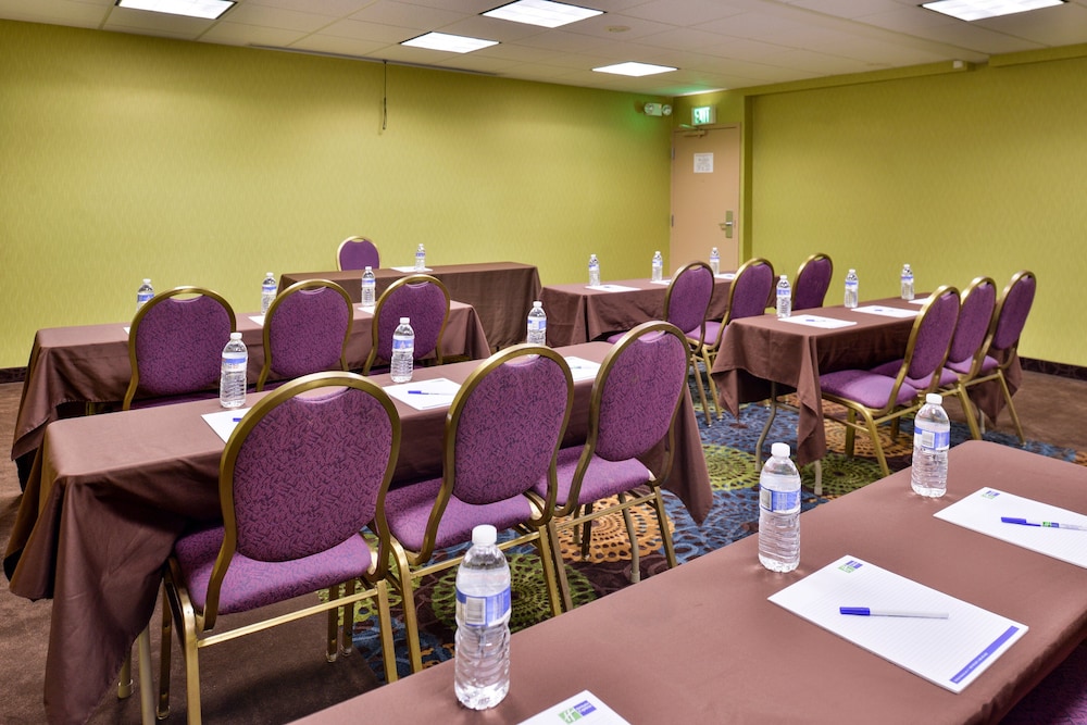 Holiday Inn Express Hunt Valley by IHG - photo 29