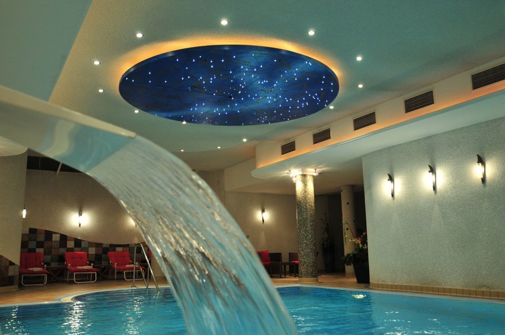 Hotel Waldkrug — 4-Star Luxury Hotel in Delbrueck, Germany