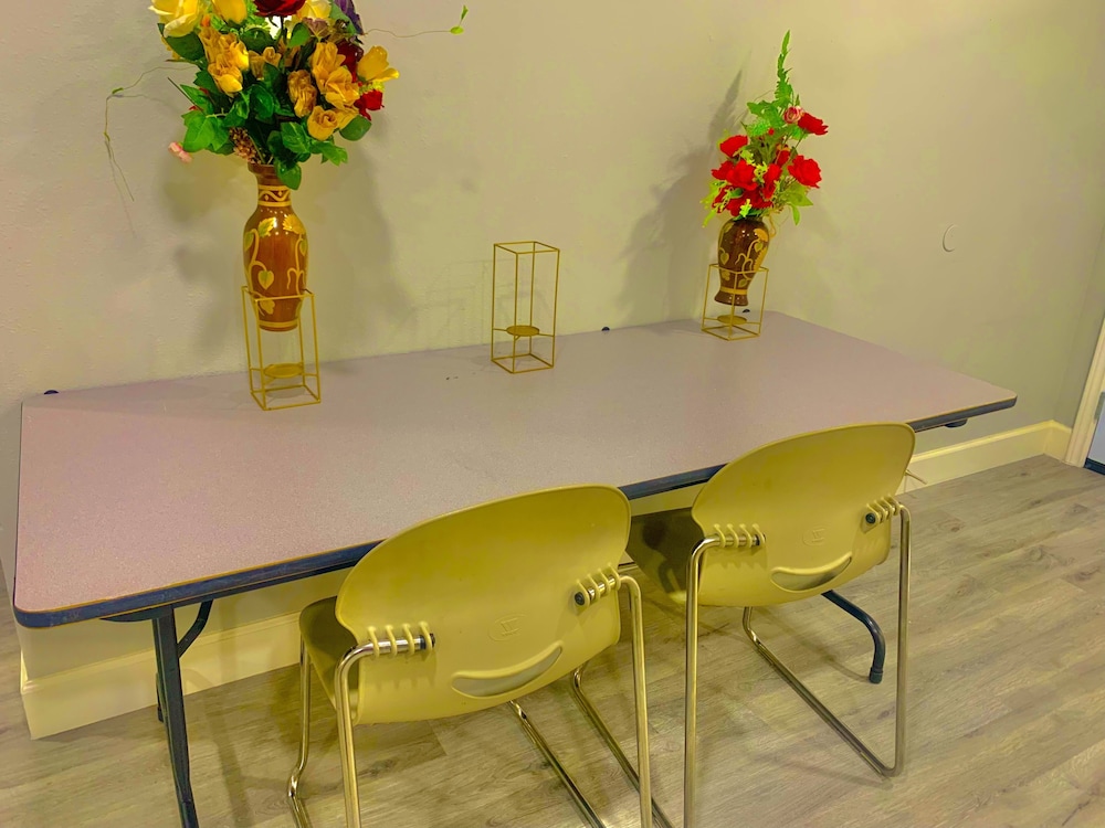 Stop Inn Stay Hostels - photo 11