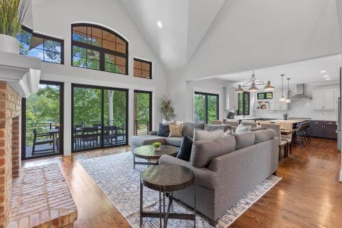 Vibes n Tides in Terrell, United States