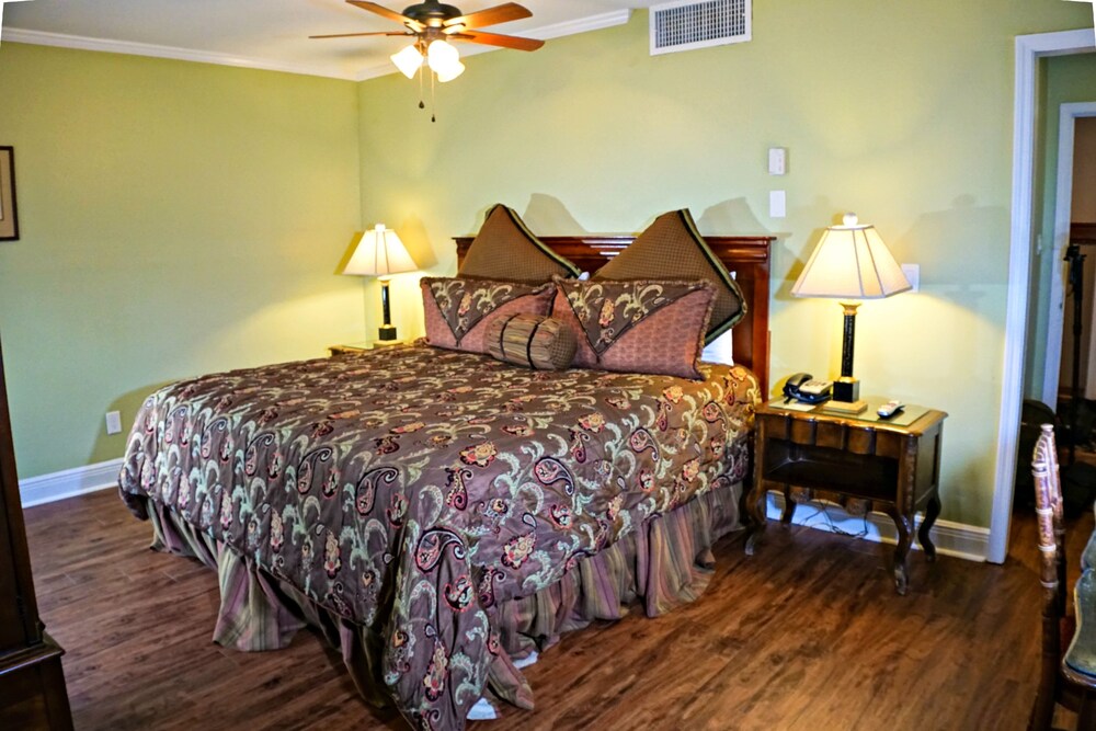 New World Inn Downtown Pensacola - photo 12