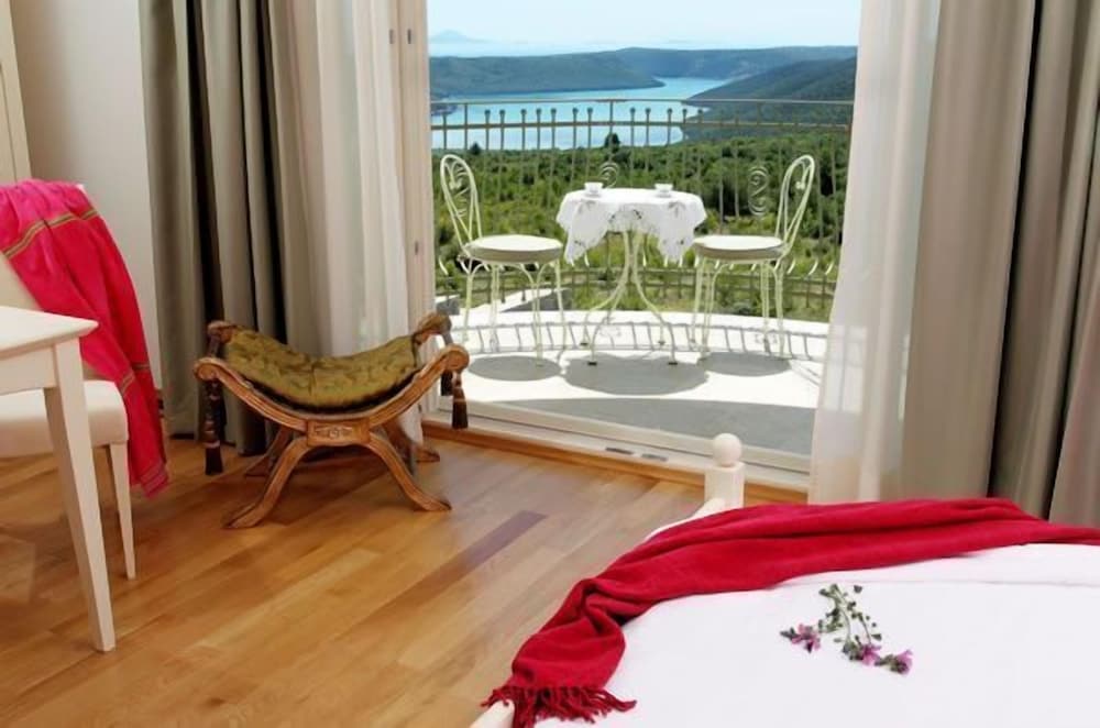 Villa Stefanija — 4-Star Luxury Hotel in Barban, Croatia