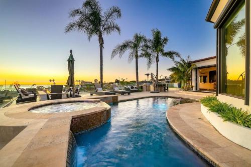 Ocean View Serenity with Theater and Heated Pool — 4-Star Luxury Hotel in San Diego, United States