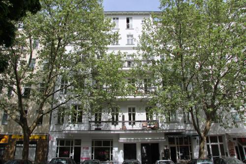 Nollendorf Apartments Motzstraße — 4-Star Luxury Hotel in Schoneberg Bezirk, Germany