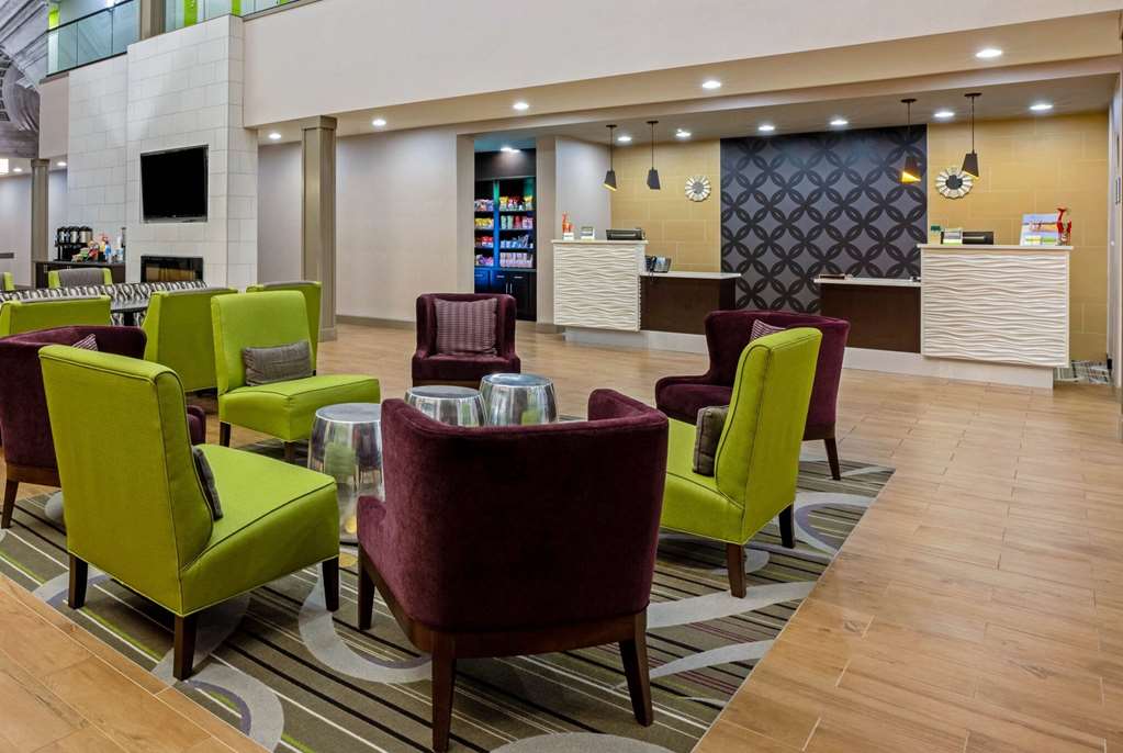 La Quinta Inn & Suites by Wyndham Tumwater Olympia - photo 11
