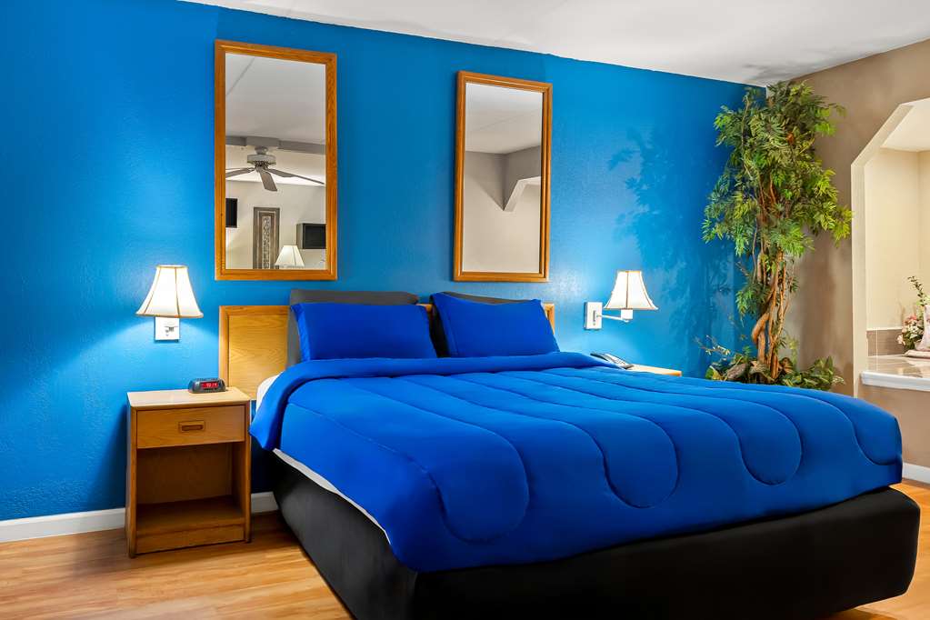 Signature Inn Danville - photo 32
