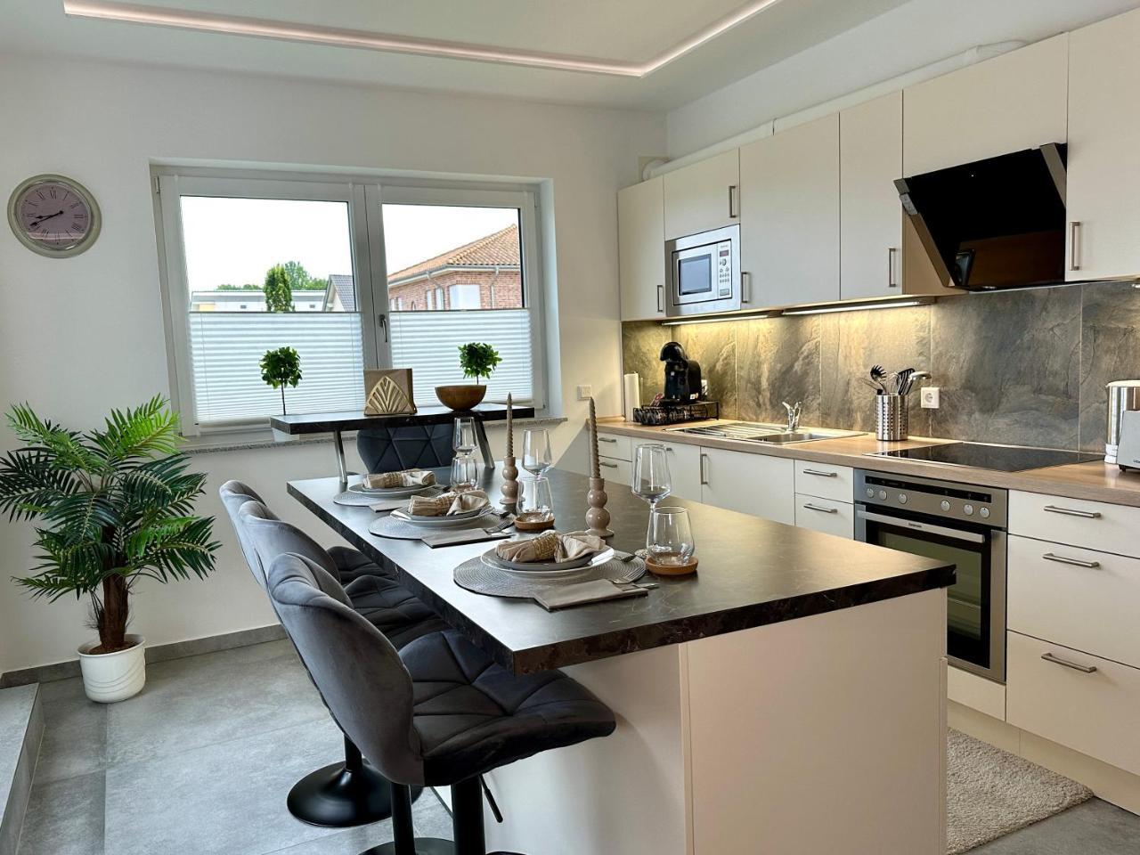 Exklusive Neubau Ferienwohnung in Warburg — 4-Star Luxury Hotel in Warburg, Germany