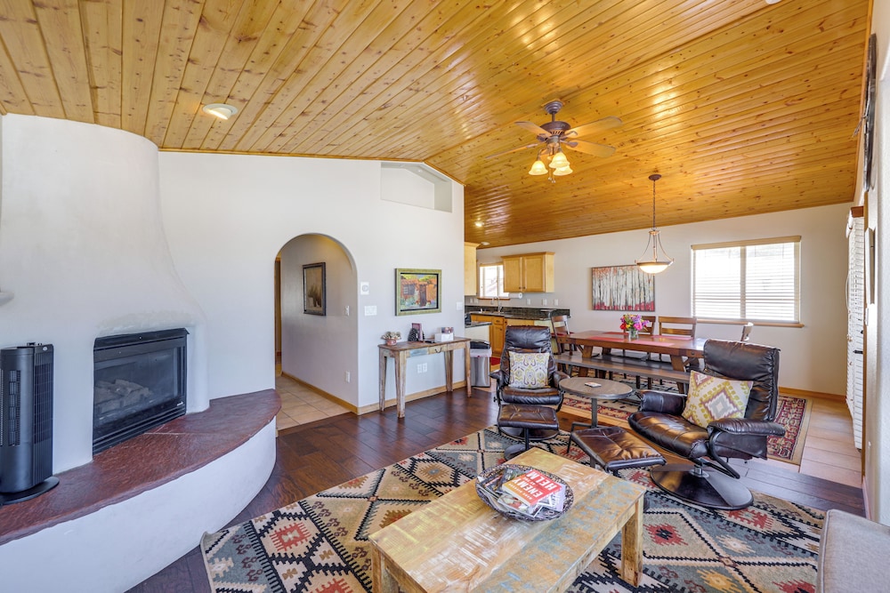 Angel Fire Townhome w Hot Tub: 2 Mi to Ski Resort - photo 3