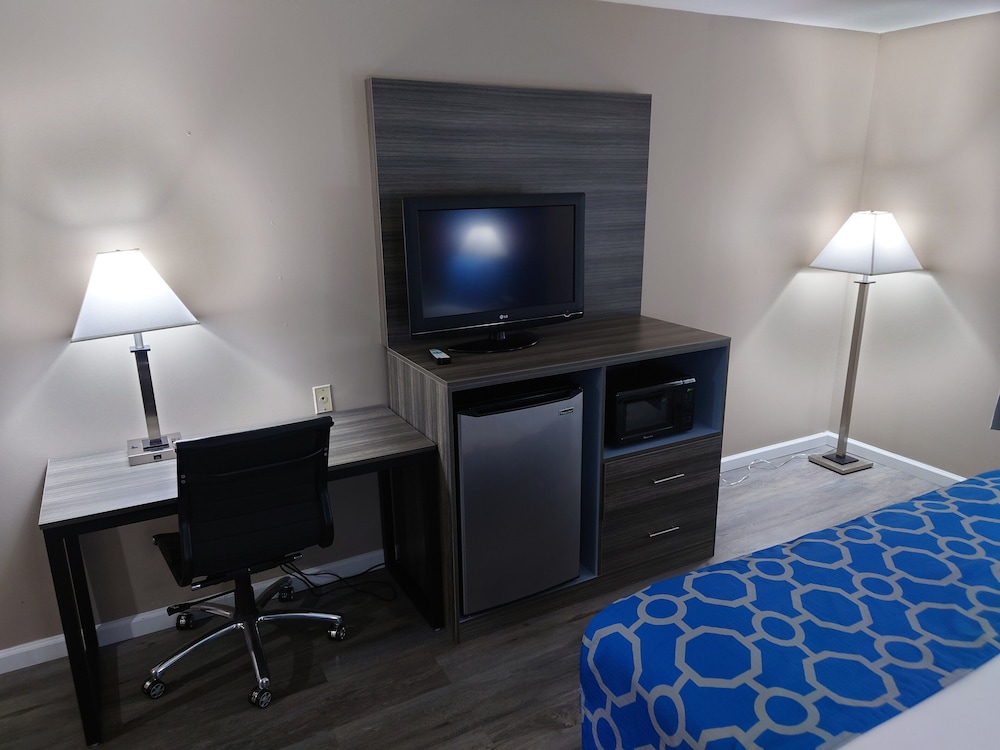Baymont by Wyndham Adairsville - photo 6