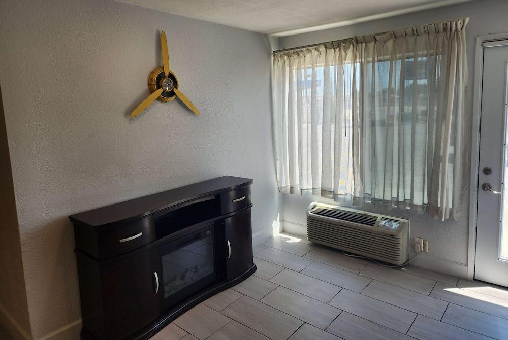 Travelodge by Wyndham Stockton - photo 5