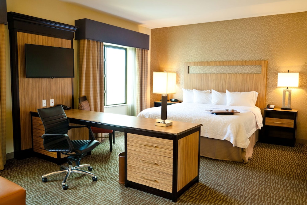 Hampton Inn & Suites Salinas - photo 6