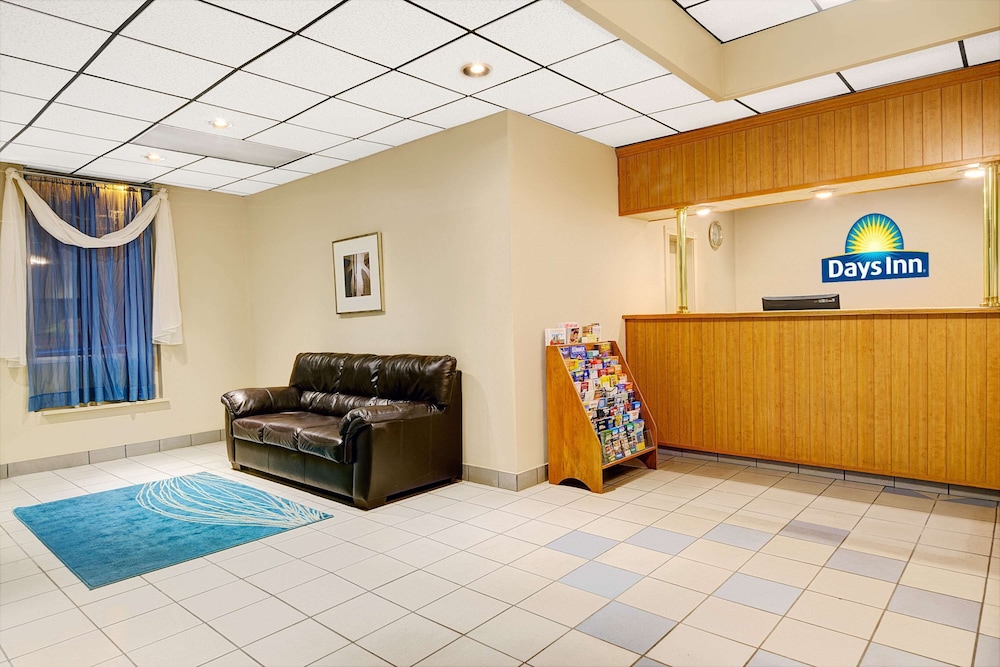 Days Inn by Wyndham Southington - photo 2