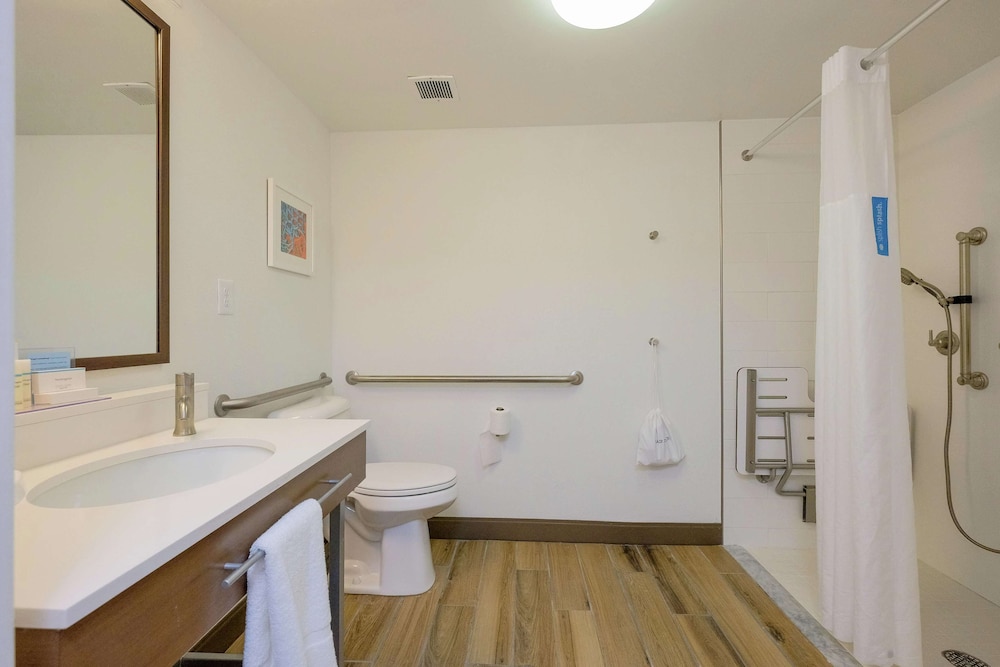Hampton Inn Edenton - photo 52