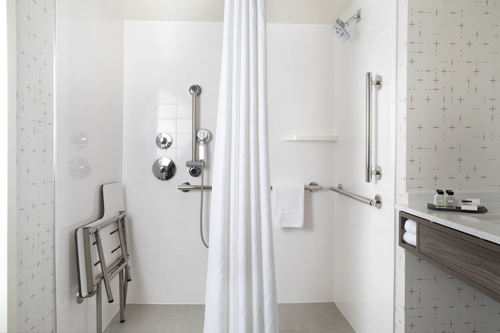 Crowne Plaza Atlanta Perimeter at Ravinia by IHG - photo 38