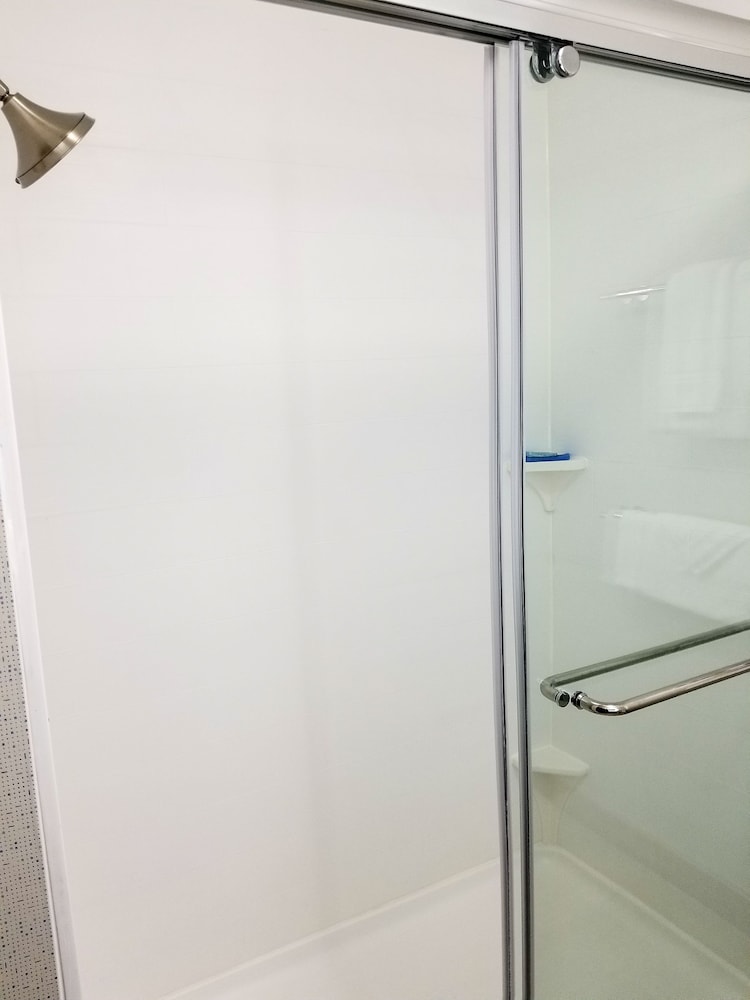 Holiday Inn Express & Suites Charlotte NE University Area by IHG - photo 35