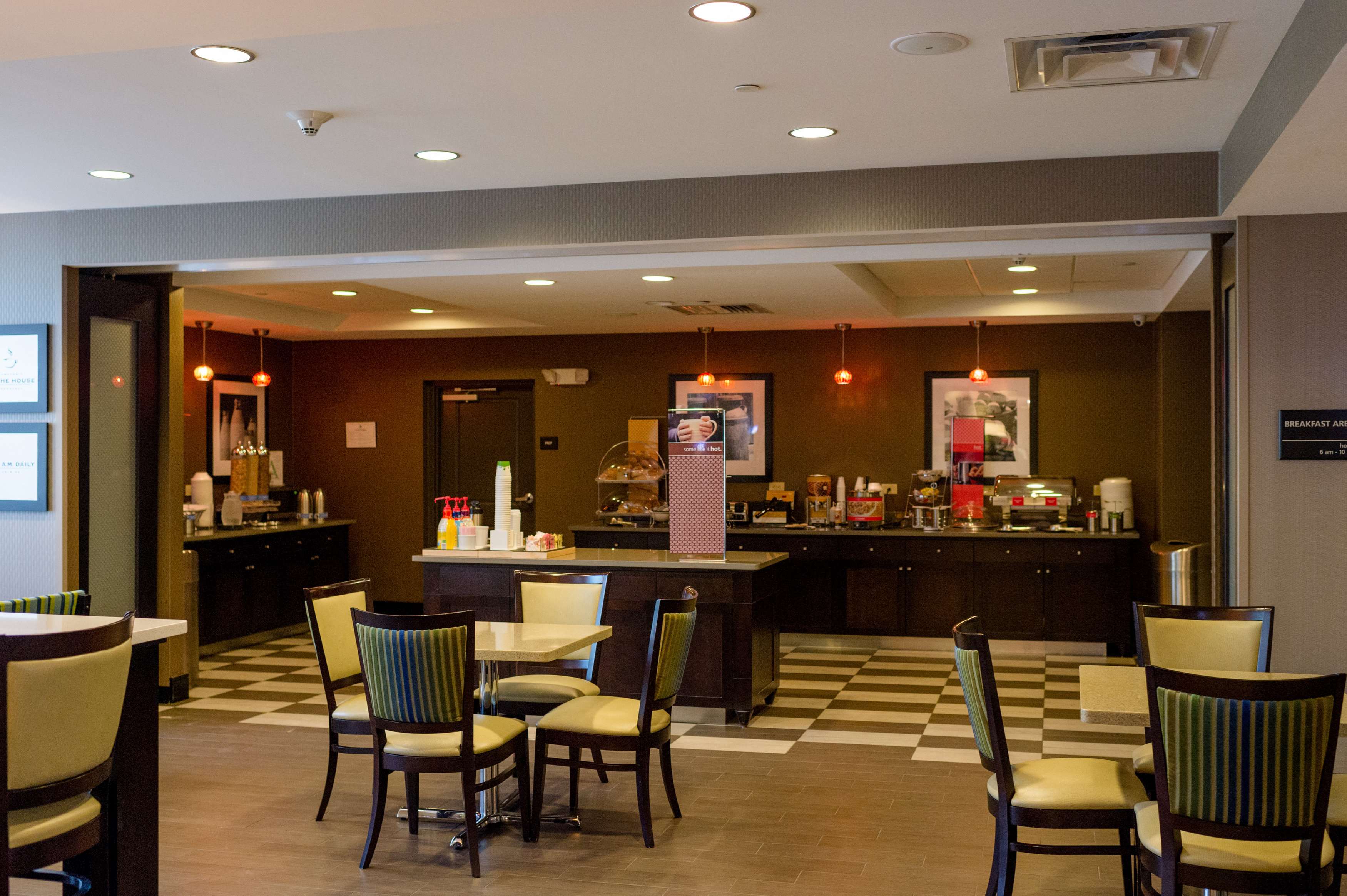 Hampton Inn Oxford Conference Center - photo 14