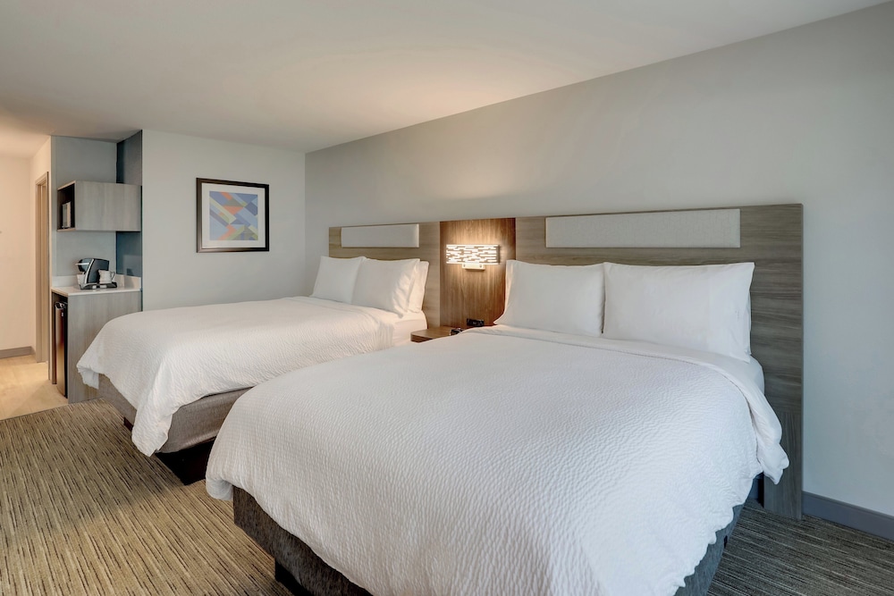 Holiday Inn Express Hotel & Suites Hinesville East Fort Stewart - photo 61