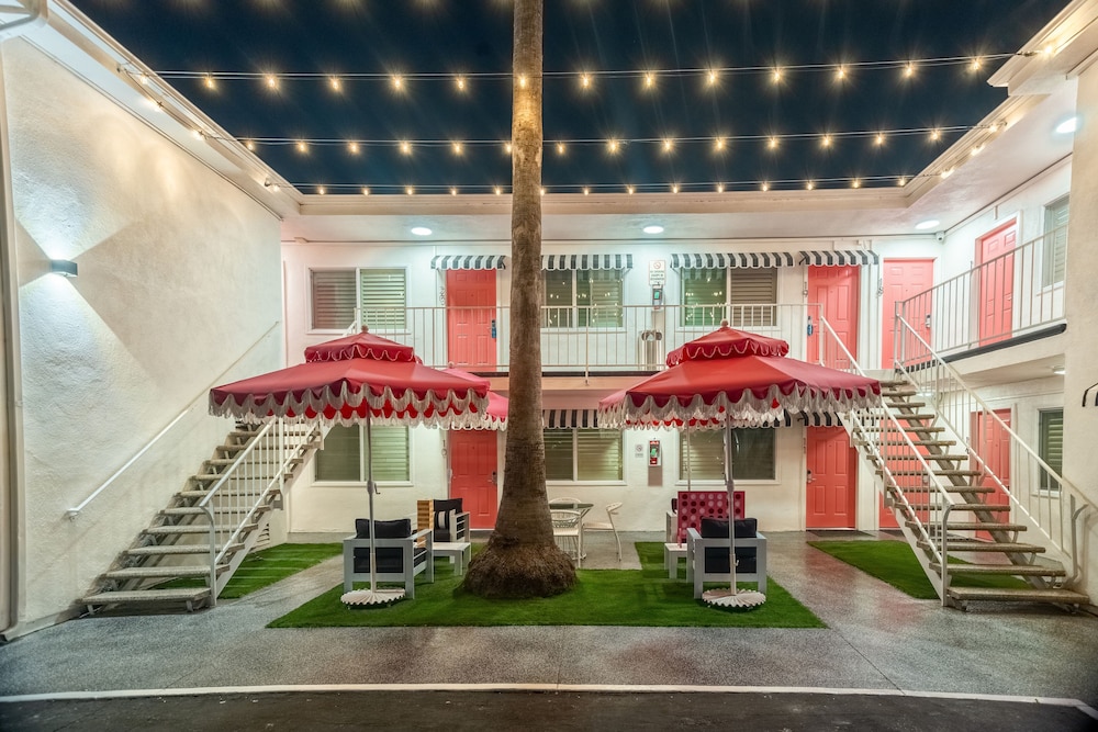 Santa Monica Hotel - photo 65